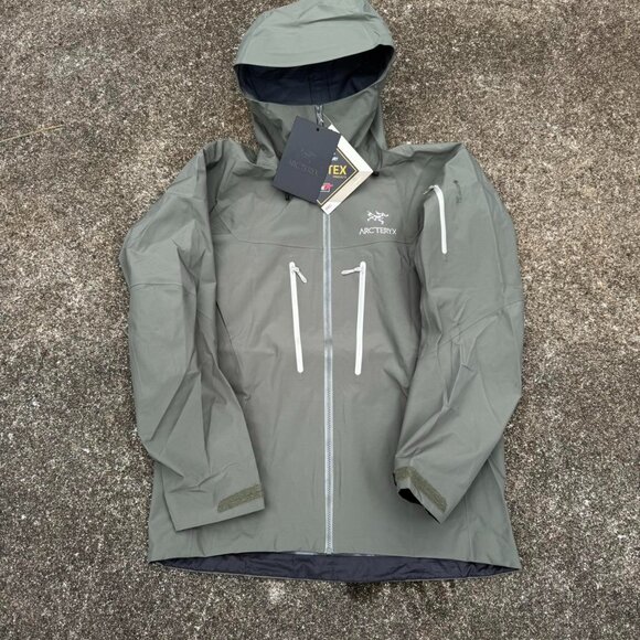 ARC’TERYX Alpha SV Men's Jacket - Picture 1 of 6